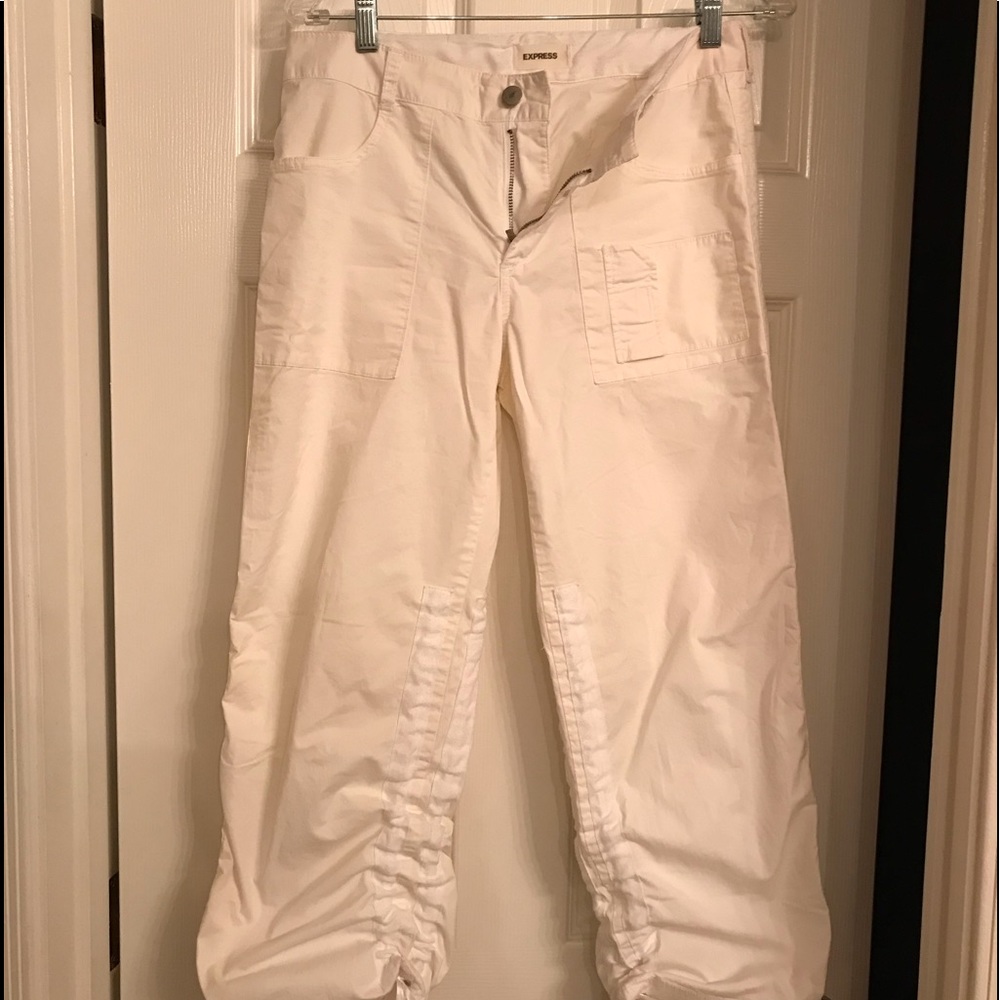 Express white Capri pants